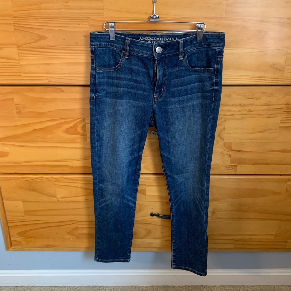 Size 10 American Eagle cropped jeans